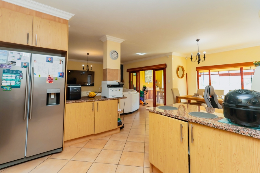 3 Bedroom Property for Sale in The Coves North West